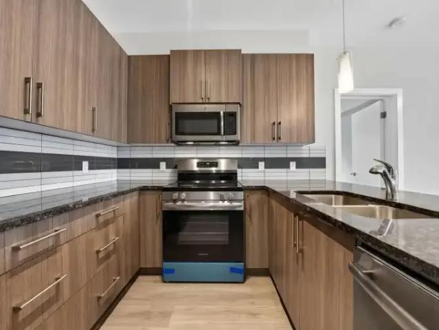 2 Bedroom Condo Calgary AB 103594364