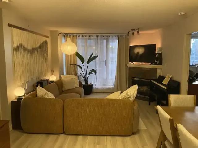 2 Bedroom Condo Calgary AB 103879479