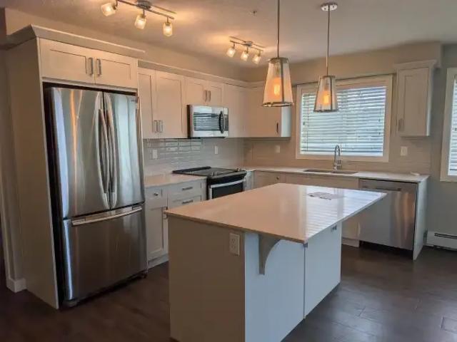 2 Bedroom Condo Calgary AB 103920384