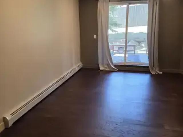 2 Bedroom Condo Calgary AB 103030708