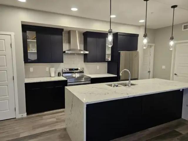 2 Bedroom Condo Calgary AB 103215857