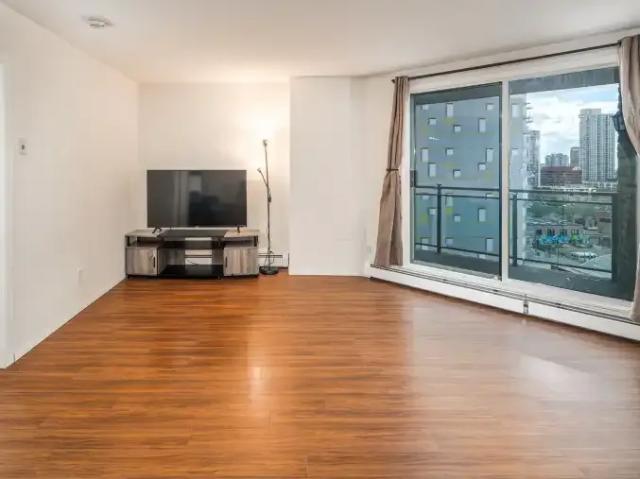 2 Bedroom Condo Calgary AB 103395630
