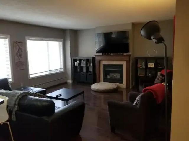 2 Bedroom Condo Calgary AB 104401505
