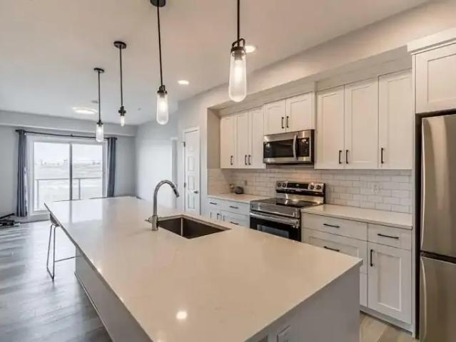 2 Bedroom Condo Calgary AB 104401535