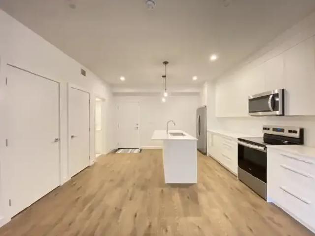 2 Bedroom Condo Calgary AB 104401625