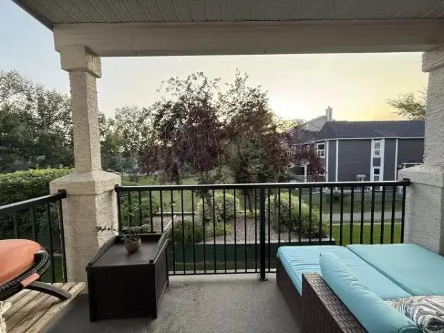 2 Bedroom Condo Calgary AB 104401651