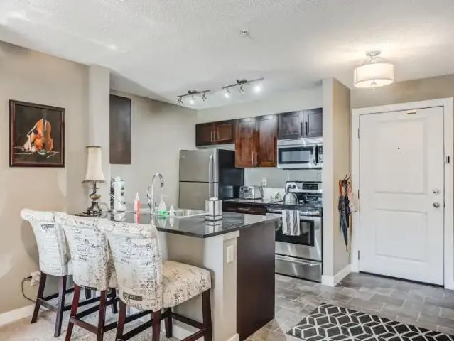 2 Bedroom Condo Calgary AB 104401389