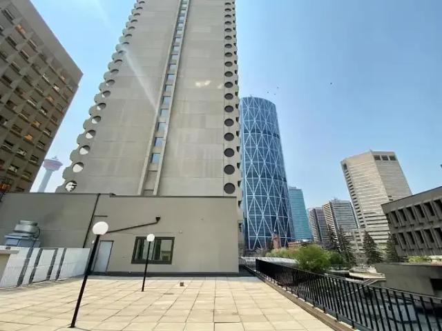 2 Bedroom Condo Calgary AB 104433847