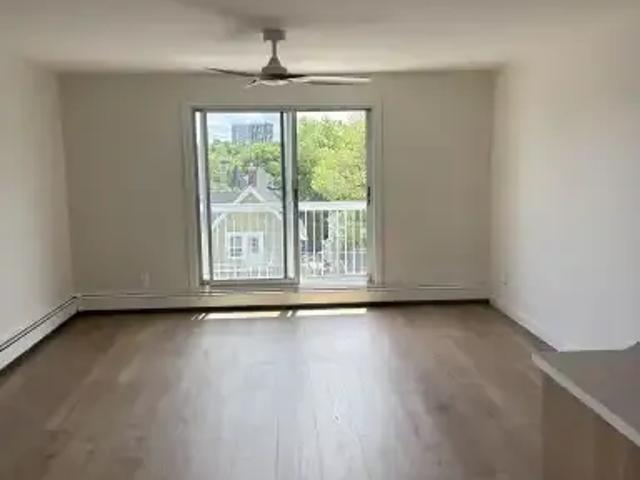 2 Bedroom Condo Calgary AB 104434228