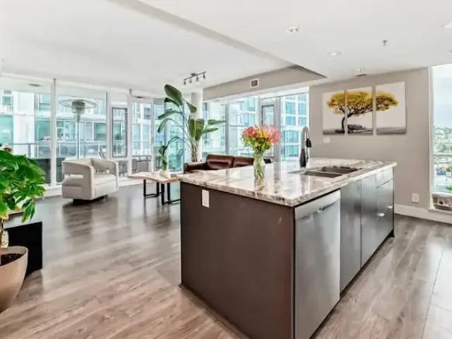 2 Bedroom Condo Calgary AB 104535529