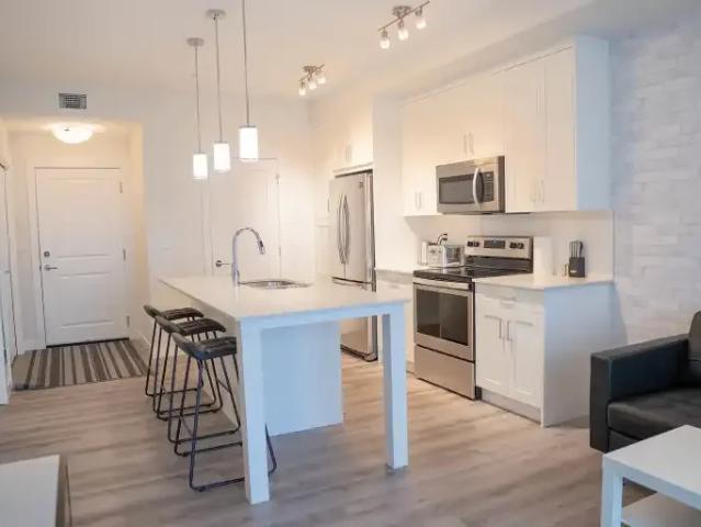 2 Bedroom Condo Calgary AB 104598352