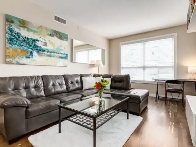 2 Bedroom Condo Calgary AB 104638629