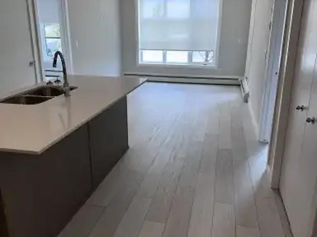 2 Bedroom Condo Calgary AB 104638327