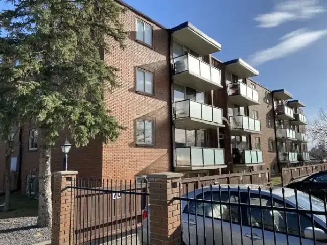 2 Bedroom Condo Calgary AB 104638328