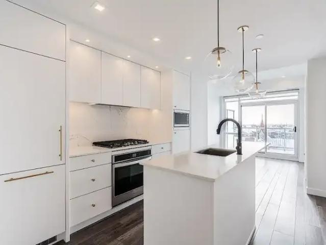 2 Bedroom Condo Calgary AB 104753849