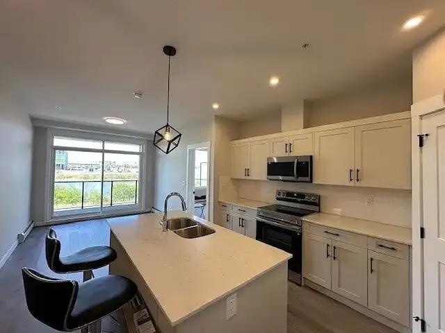 2 Bedroom Condo Calgary AB 104824381