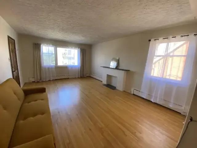 2 Bedroom Condo Calgary AB 104841852