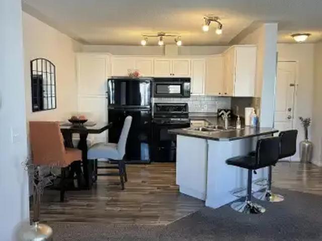 2 Bedroom Condo Calgary AB 104841071