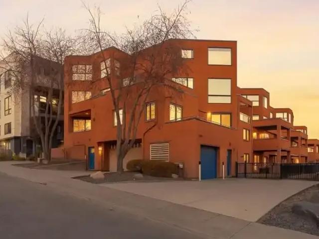 2 Bedroom Condo Calgary AB 104863828