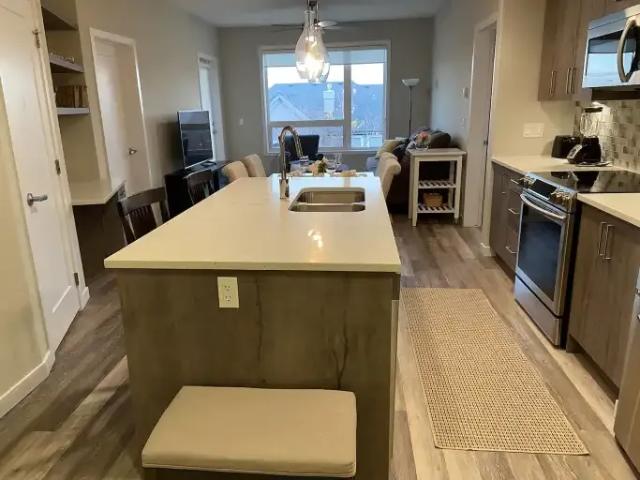 2 Bedroom Condo Calgary AB 104178729