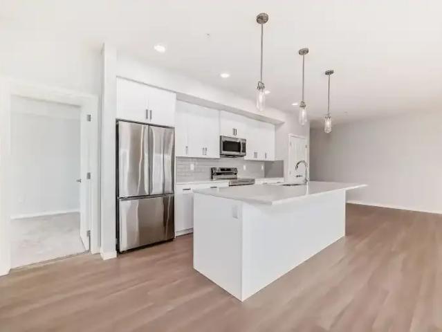 2 Bedroom Condo Calgary AB 104178937