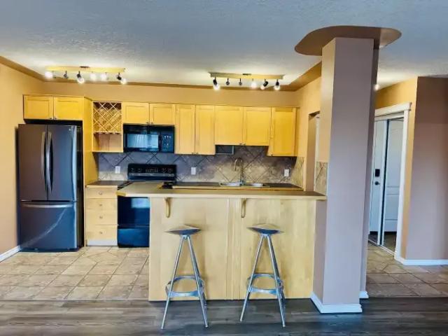 2 Bedroom Condo Calgary AB 104179581