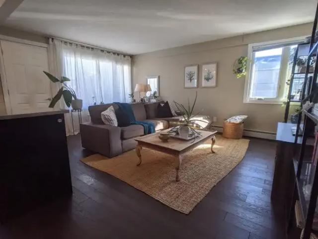 2 Bedroom Condo Calgary AB 104179615