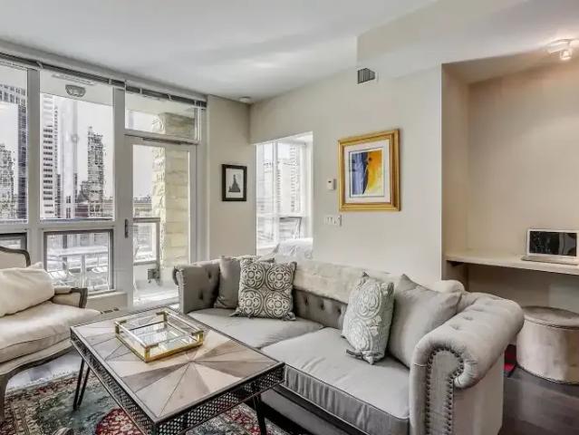 2 Bedroom Condo Calgary AB 104179381