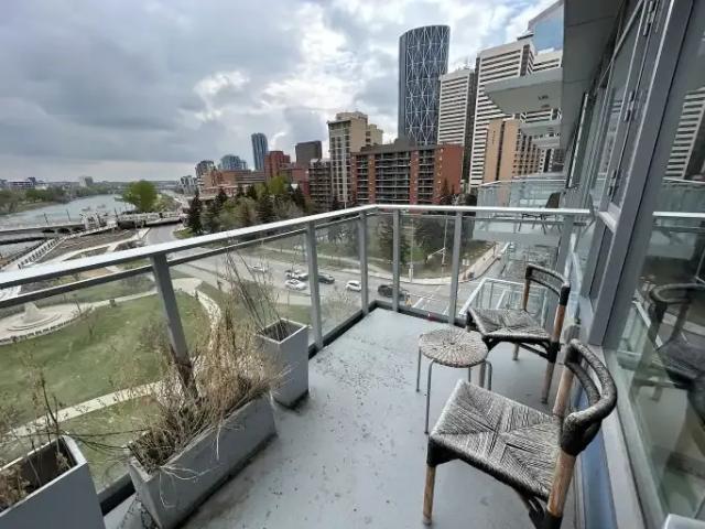 2 Bedroom Condo Calgary AB 104180620