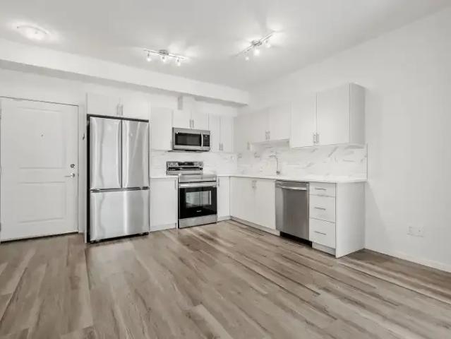 2 Bedroom Condo Calgary AB 104180770