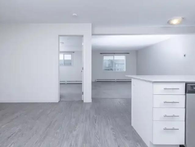 2 Bedroom Condo Calgary AB 104180364