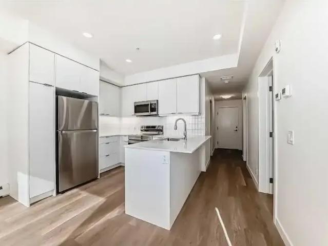 2 Bedroom Condo Calgary AB 104181475