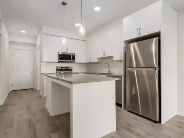 2 Bedroom Condo Calgary AB 104181685