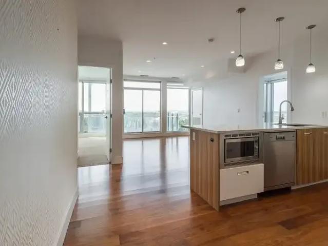 2 Bedroom Condo Calgary AB 104181072