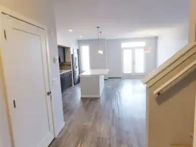 2 Bedroom Condo Calgary AB 104181185