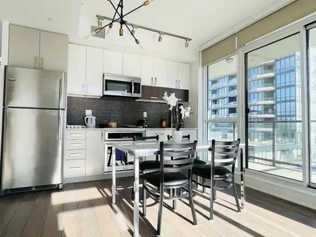 2 Bedroom Condo Calgary AB 104181281