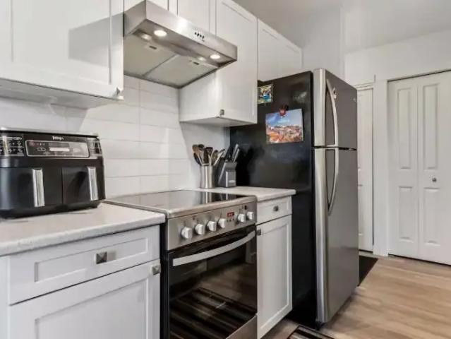 2 Bedroom Condo Calgary AB 104181293