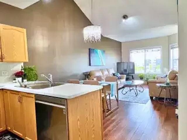 2 Bedroom Condo Calgary AB 104181369