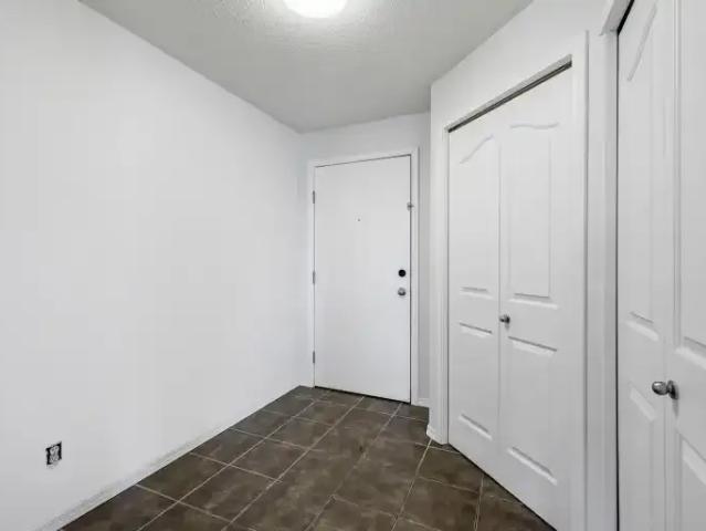 2 Bedroom Condo Calgary AB 104182539