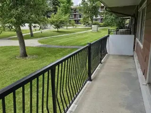 2 Bedroom Condo Calgary AB 104182562