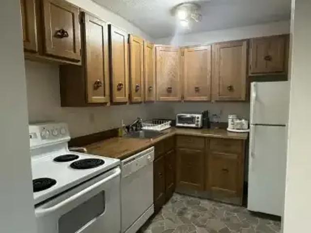 2 Bedroom Condo Calgary AB 104182830