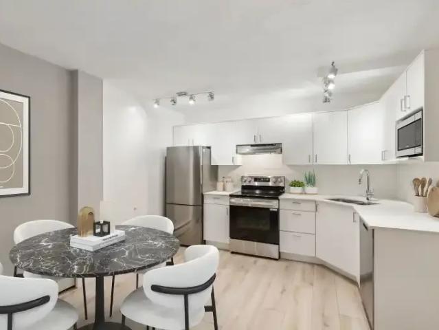 2 Bedroom Condo Calgary AB 104182072