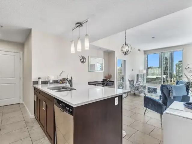 2 Bedroom Condo Calgary AB 104223766