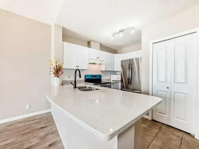 2 Bedroom Condo Calgary AB 104257328