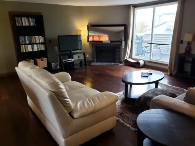 2 Bedroom Condo Calgary AB 104292012