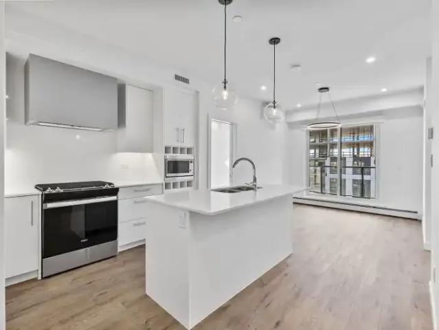 2 Bedroom Condo Calgary AB 104362521