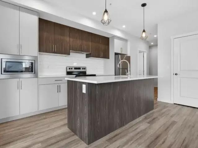 2 Bedroom Condo Calgary AB 105410804