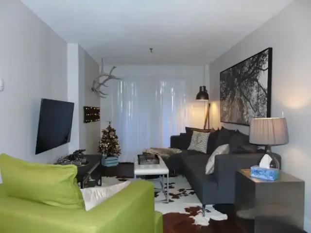2 Bedroom Condo Calgary AB 105435176