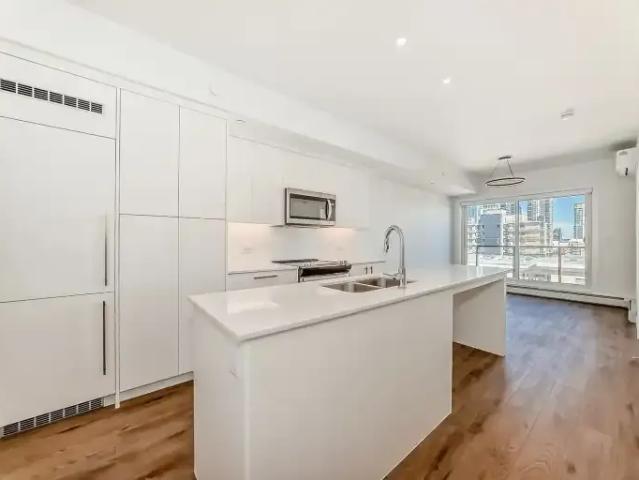 2 Bedroom Condo Calgary AB 105467026