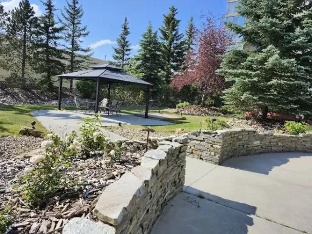 2 Bedroom Condo Calgary AB 105505896